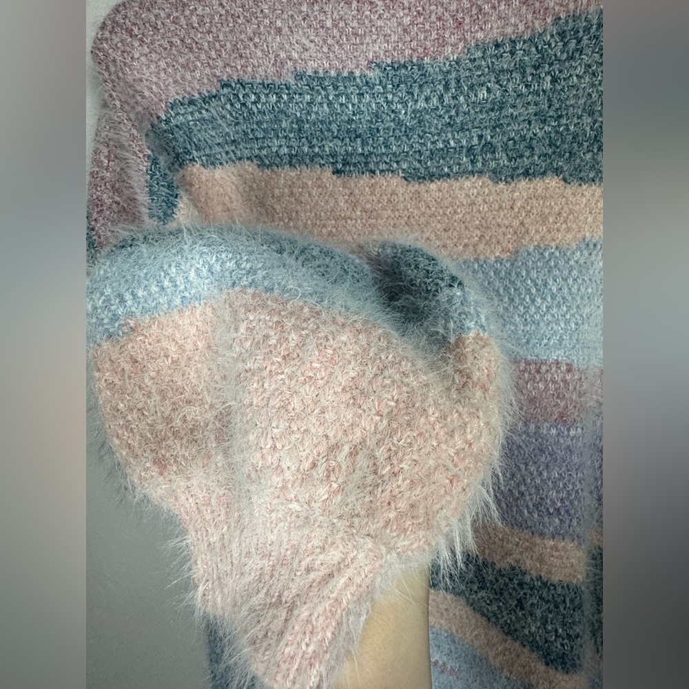 &merci Oversized 90’s Pastel Colored Soft Crewneck Size Small - Picture 5 of 7